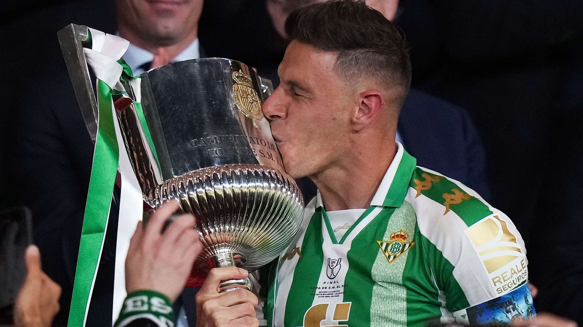 尤其是在引 尤其是在引