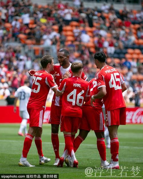 奥克兰城惨遭拜仁与本菲卡大胜,提前告别本届世俱杯 奥克兰城惨遭拜仁与本菲卡大胜,提前告别本届世俱杯